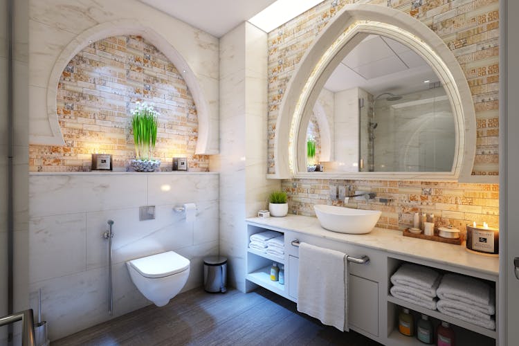 Combining Nostalgic Charm with Modern Amenities in Your Bathroom